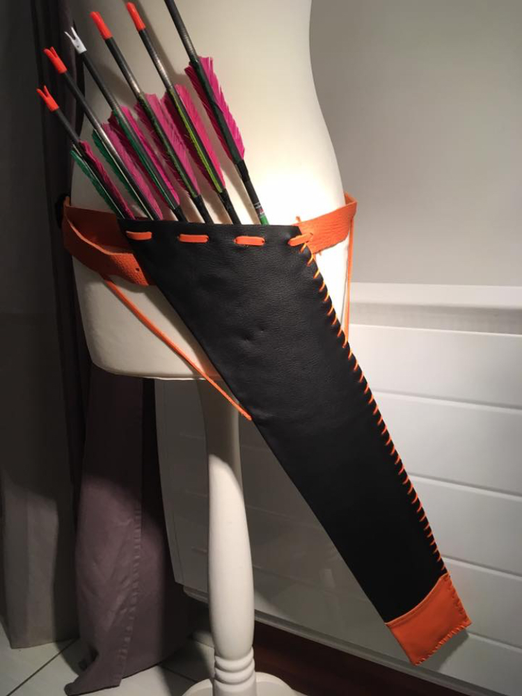 Ancien Carquois en Cuir + 14 Flèches Artisanales - Art Africain - Décoration
